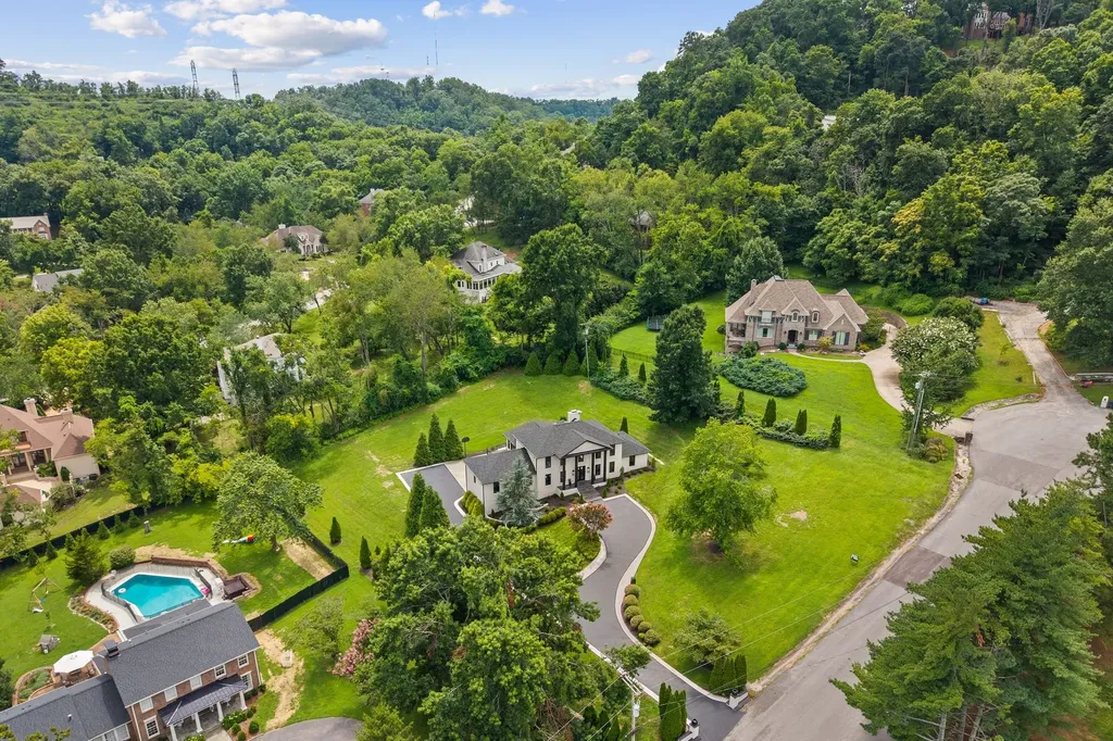 1235 Carl Seyfert Memorial Drive Brentwood TN 37027