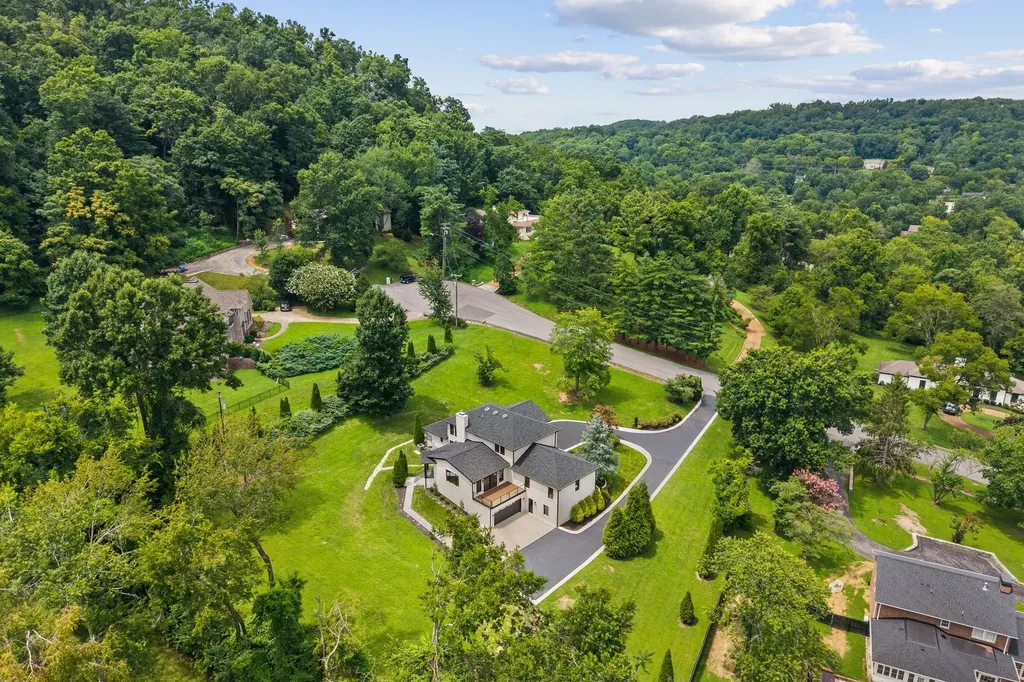1235 Carl Seyfert Memorial Drive Brentwood TN 37027