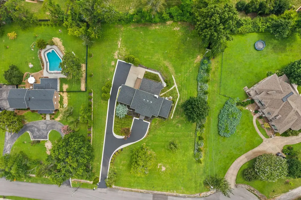 1235 Carl Seyfert Memorial Drive Brentwood TN 37027