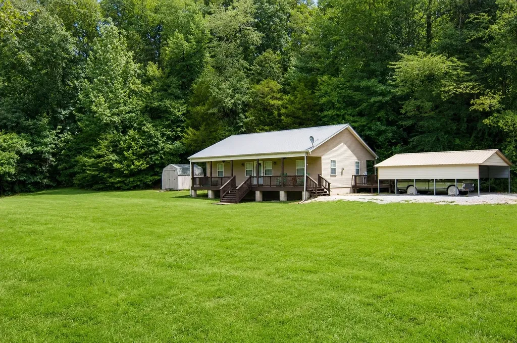 6866 Cuba Landing Road Waverly TN 37185