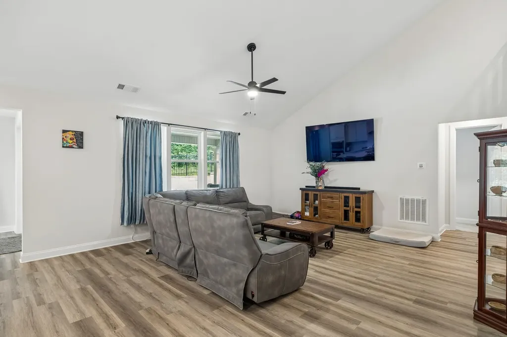 3020 Fernwood Lane Columbia TN 38401