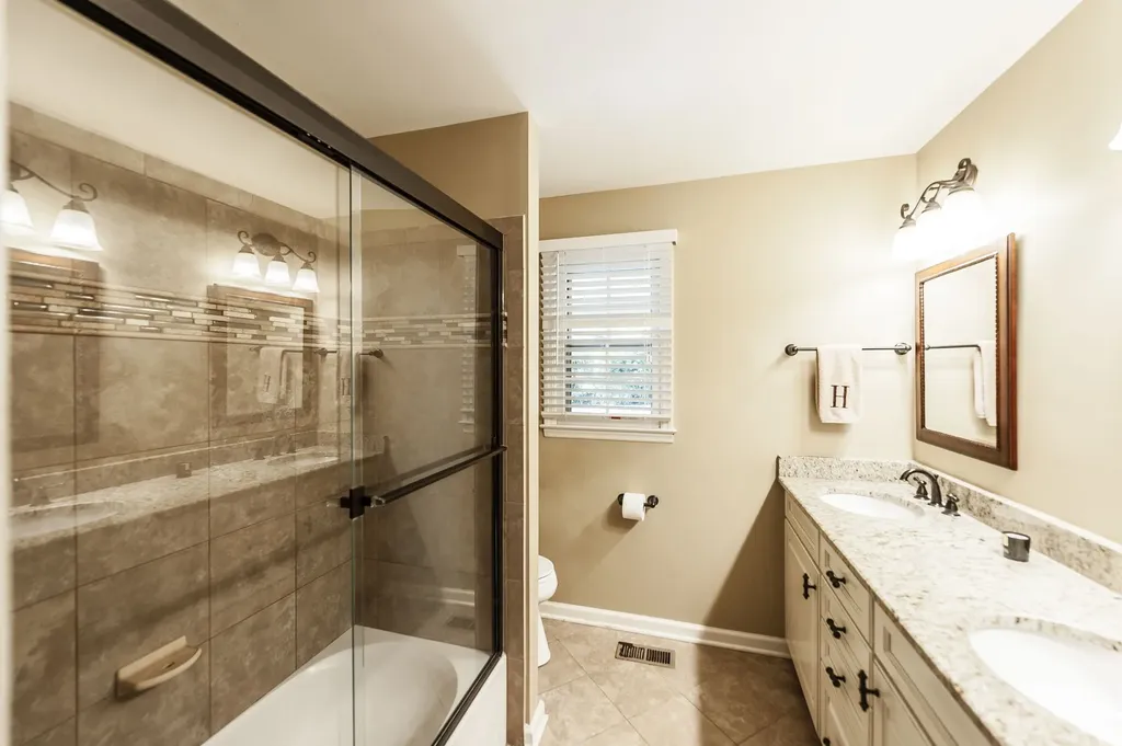 6372 Chickering Circle Nashville TN 37215
