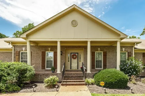 6372 Chickering Circle Nashville TN 37215