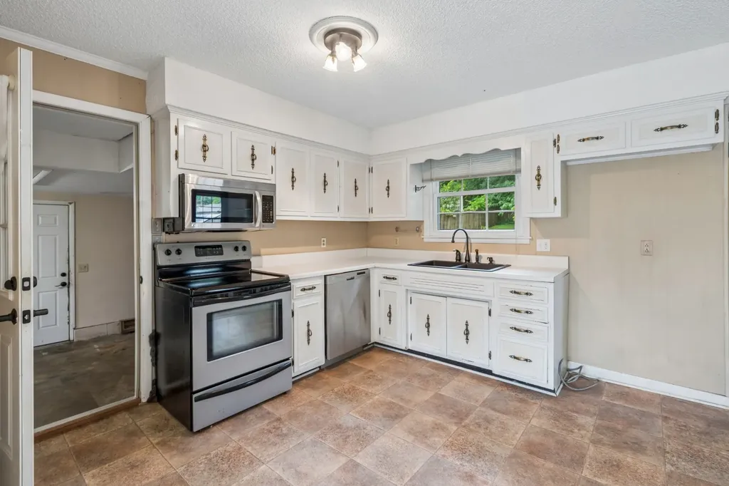 2821 Creekview Drive Nashville TN 37217
