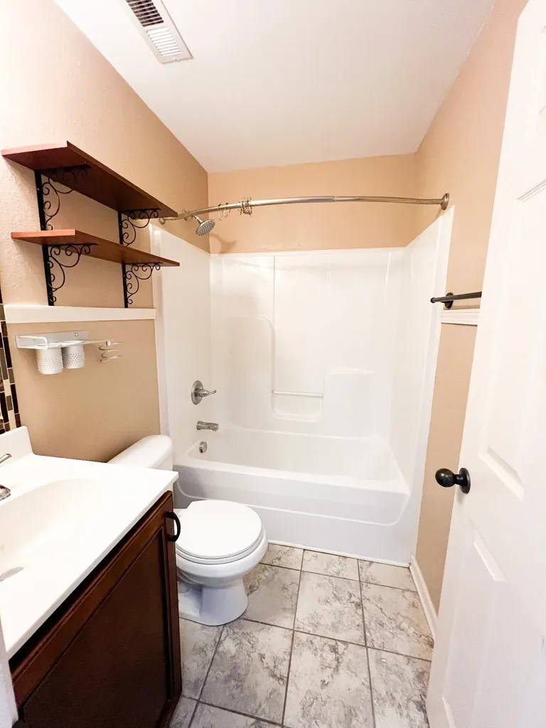 2284 Mccormick Lane Clarksville TN 37040