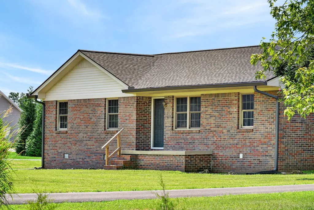 117 Kay Circle Lafayette TN 37083