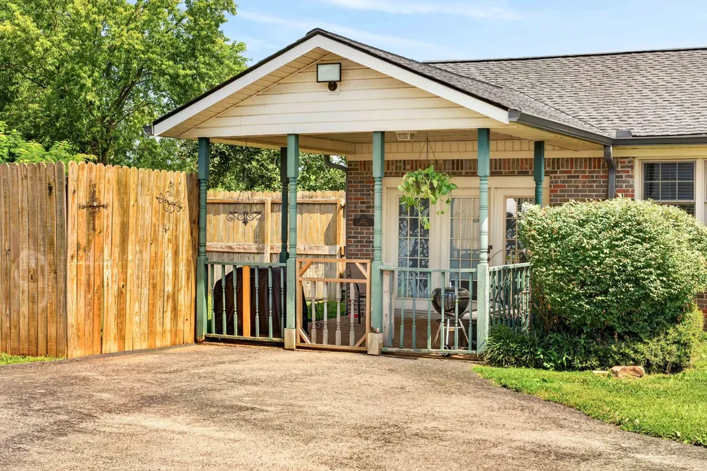 117 Kay Circle Lafayette TN 37083