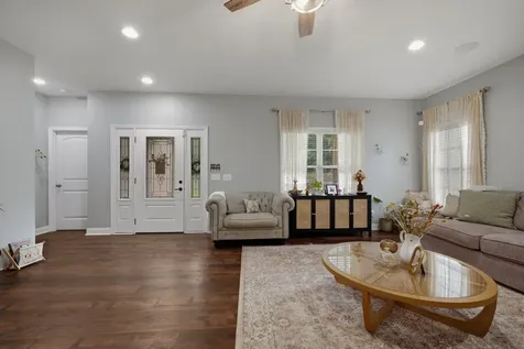 1107 Glendale Drive Dickson TN 37055