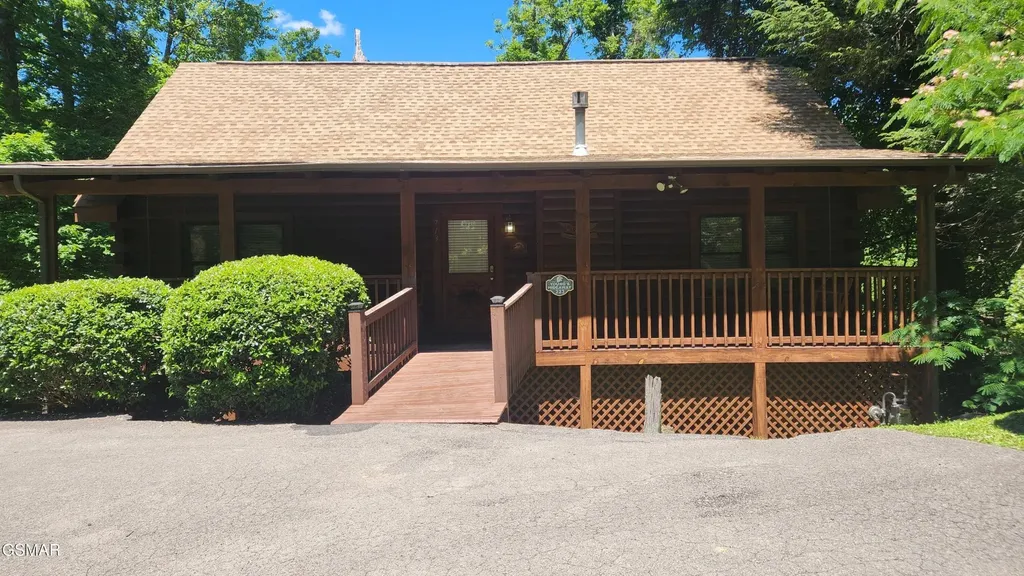 713 Golden Eagle Way Pigeon Forge TN 37863