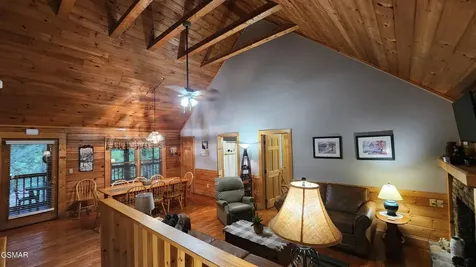 713 Golden Eagle Way Pigeon Forge TN 37863