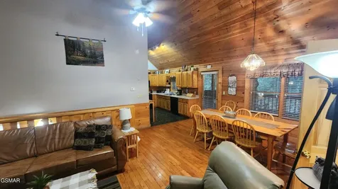 713 Golden Eagle Way Pigeon Forge TN 37863