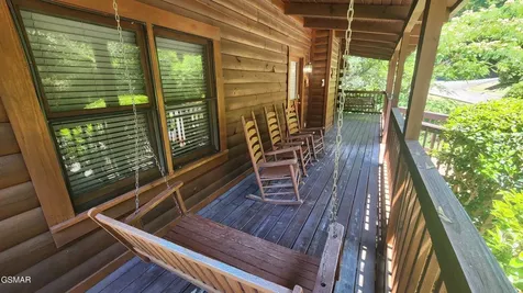 713 Golden Eagle Way Pigeon Forge TN 37863