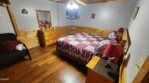 713 Golden Eagle Way Pigeon Forge TN 37863