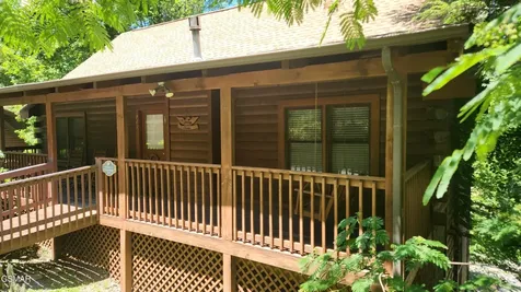 713 Golden Eagle Way Pigeon Forge TN 37863