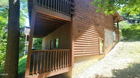 713 Golden Eagle Way Pigeon Forge TN 37863
