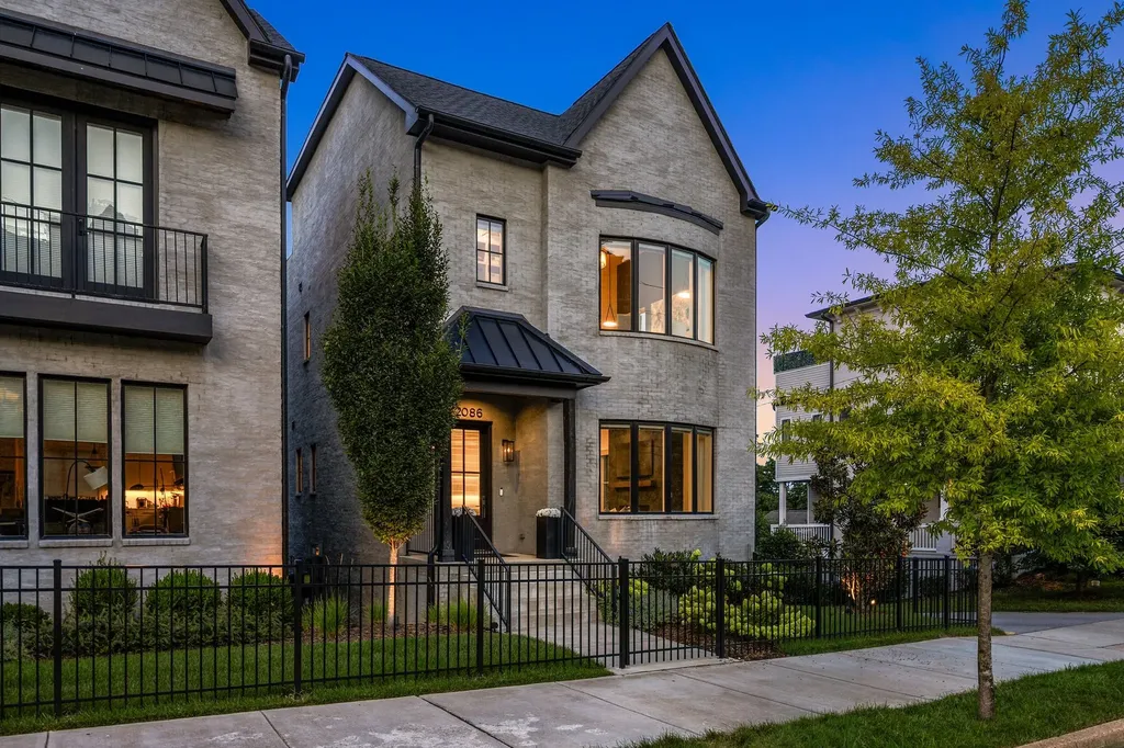 2086 12th Ave, S Nashville TN 37204