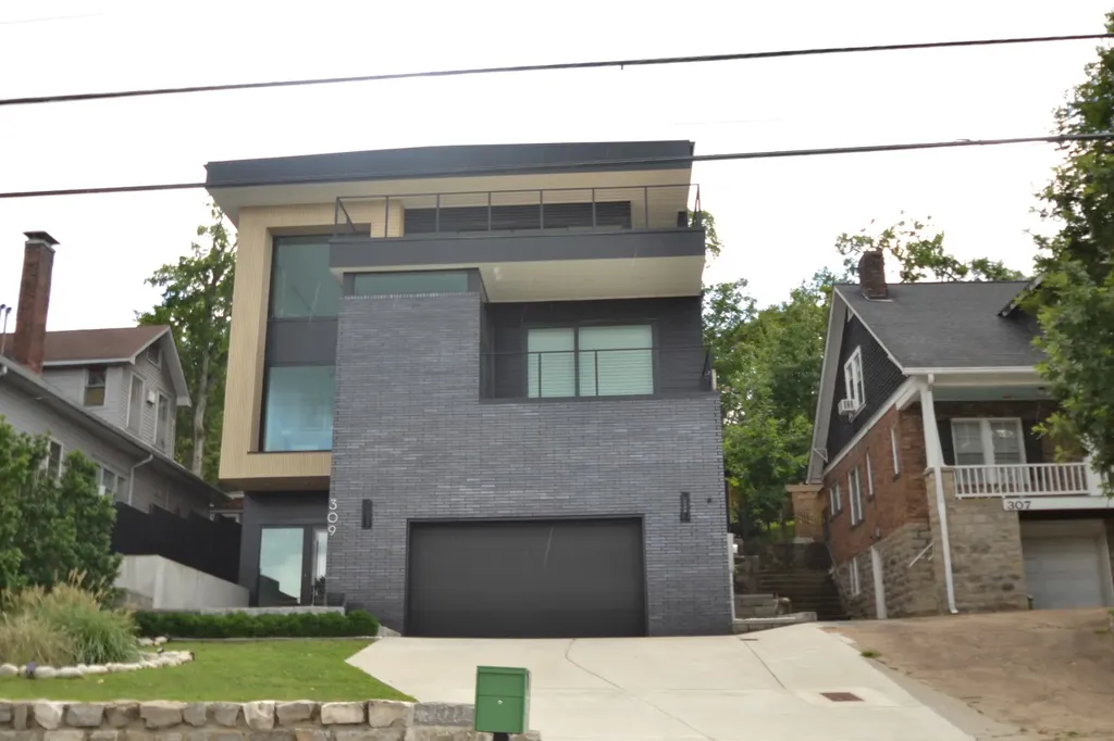 405 32nd Ave, S Nashville TN 37212