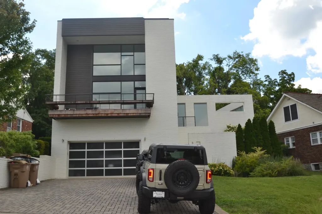 405 32nd Ave, S Nashville TN 37212