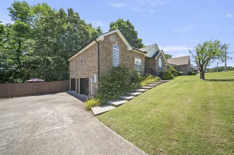 4092 Summit Drive Greenbrier TN 37073