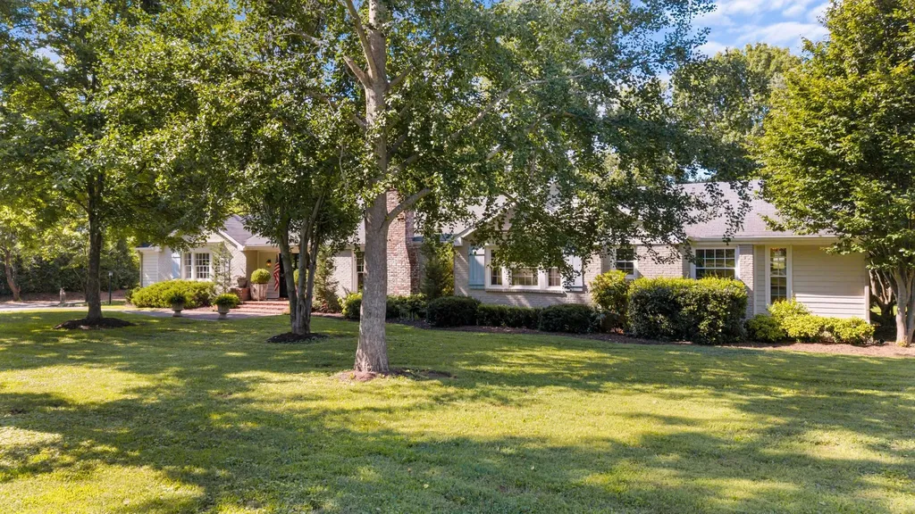 1018 Gateway Lane Nashville TN 37220