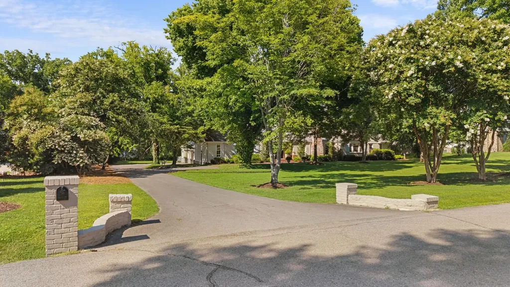 1018 Gateway Lane Nashville TN 37220