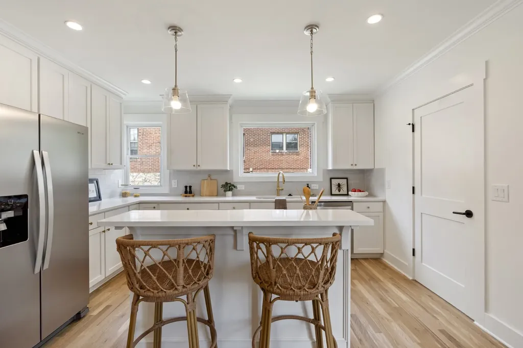 911 Fairwin Avenue Nashville TN 37216
