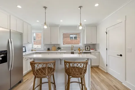 911 Fairwin Avenue Nashville TN 37216