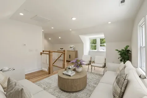 911 Fairwin Avenue Nashville TN 37216