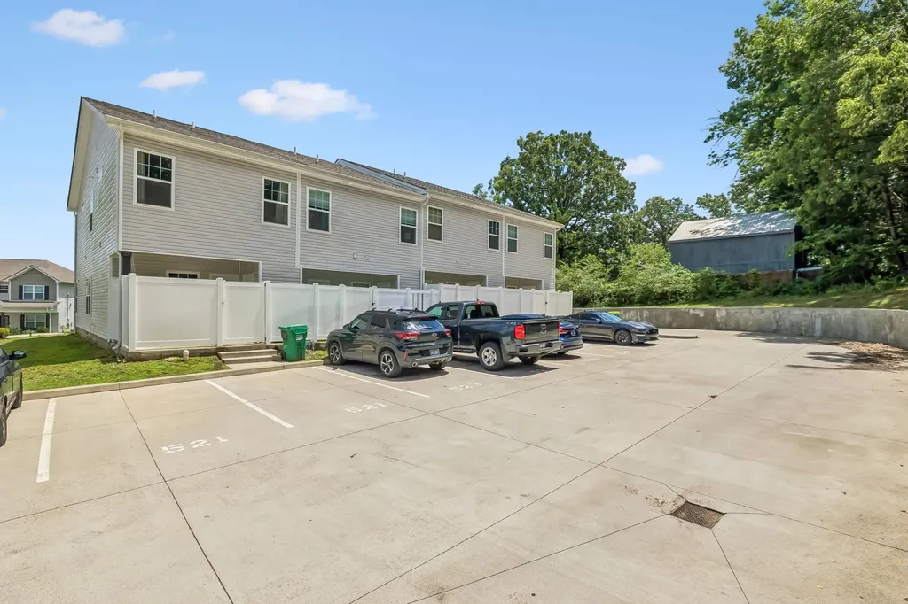 523 Moshe Flam Place La Vergne TN 37086