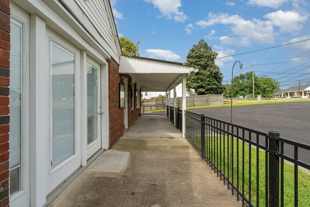 2003 Lebanon Pike Nashville TN 37210
