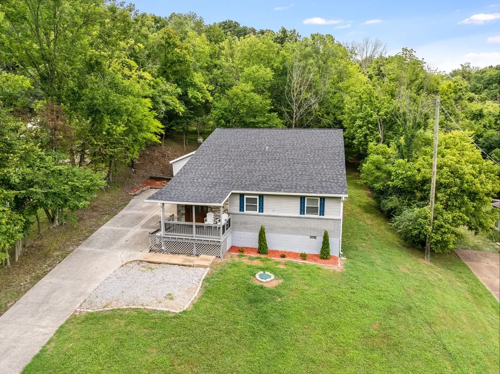 1116 Hitt Lane Goodlettsville TN 37072