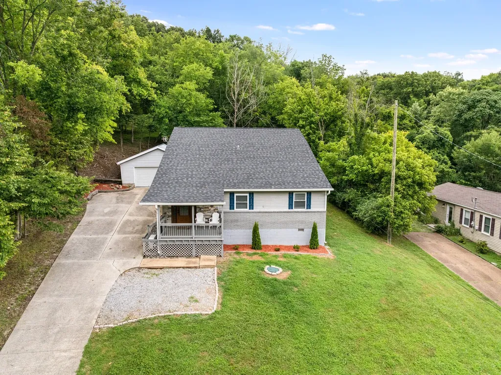 1116 Hitt Lane Goodlettsville TN 37072