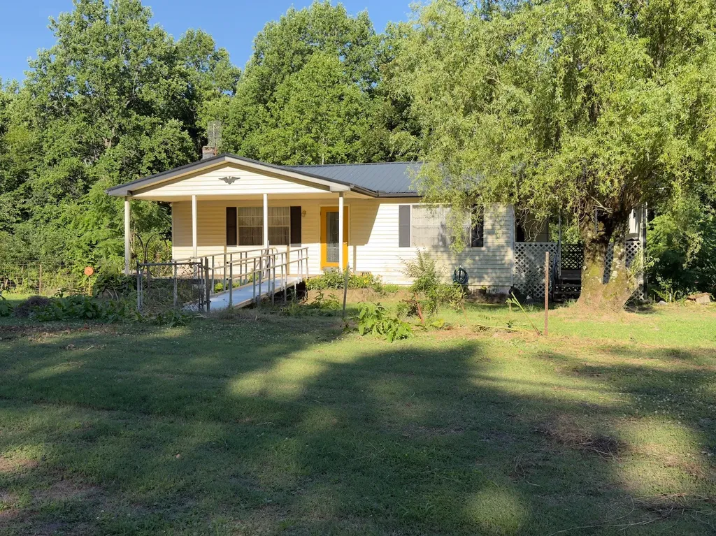 2709 Pea Ridge Road Liberty TN 37095