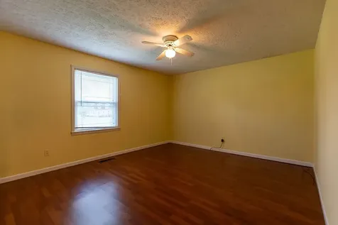 1200 Pin Oak Drive Hopkinsville KY 42240