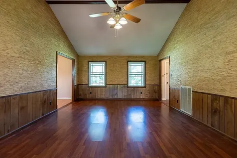 1200 Pin Oak Drive Hopkinsville KY 42240