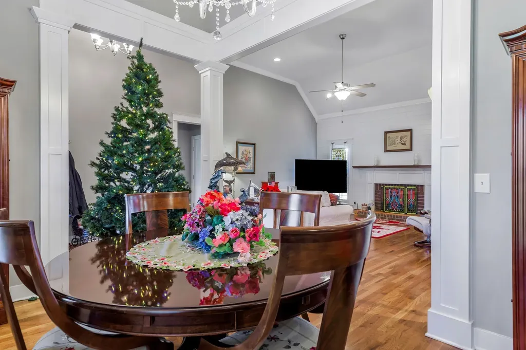 3043 Cross Gate Lane Columbia TN 38401