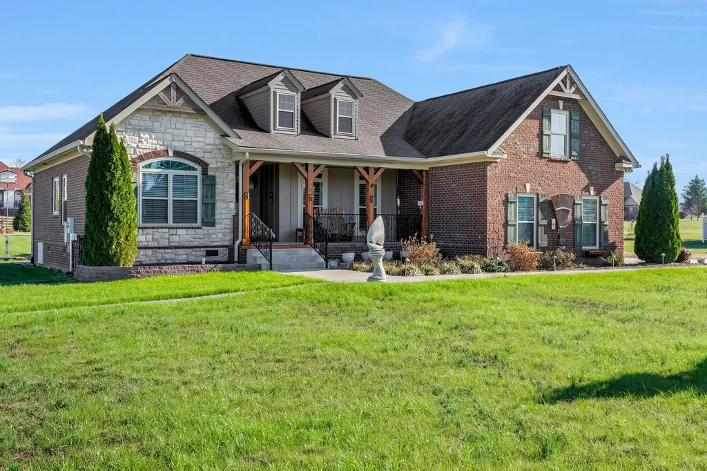 3043 Cross Gate Lane Columbia TN 38401