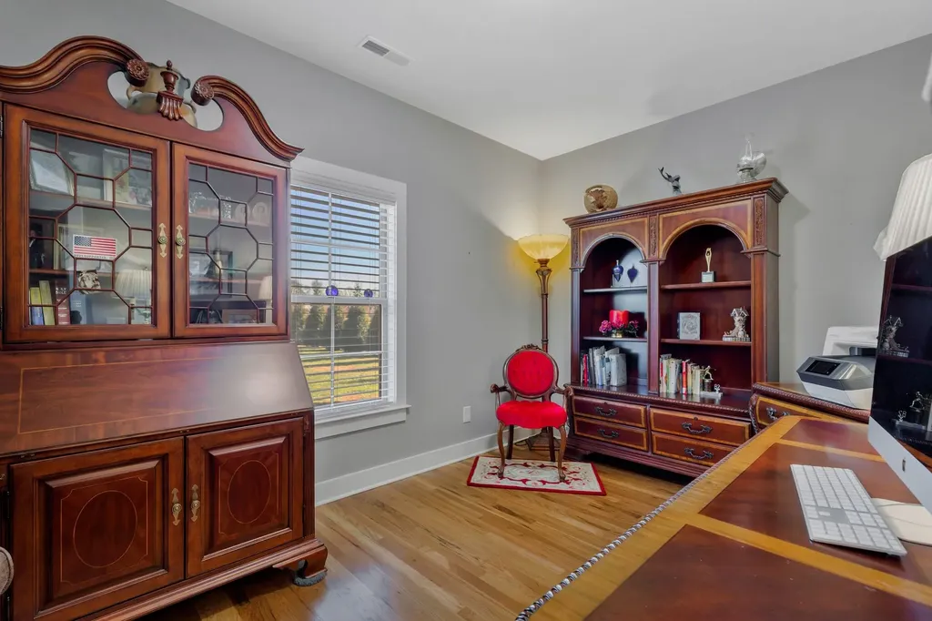 3043 Cross Gate Lane Columbia TN 38401