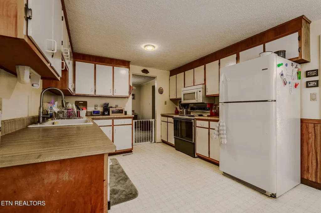 860 Mimosa Lane Crossville TN 38572