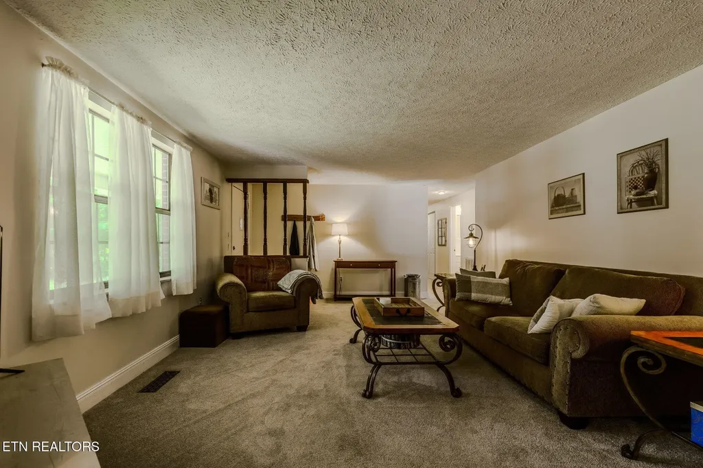 860 Mimosa Lane Crossville TN 38572