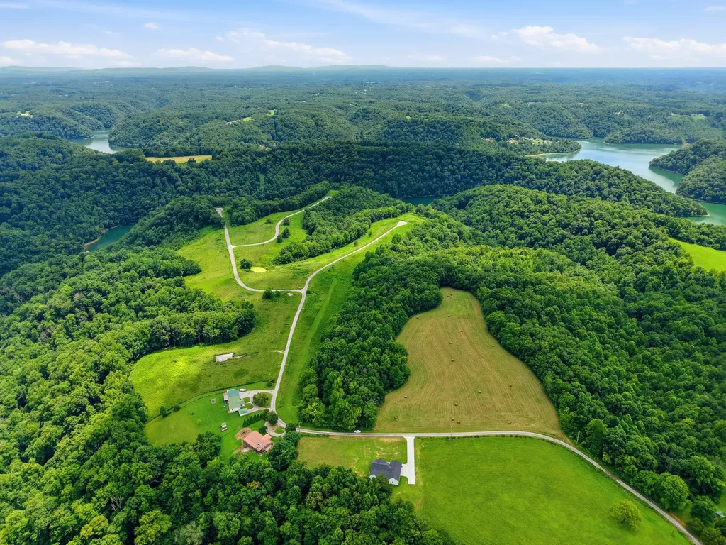 11100 H O Allison Road Baxter TN 38544