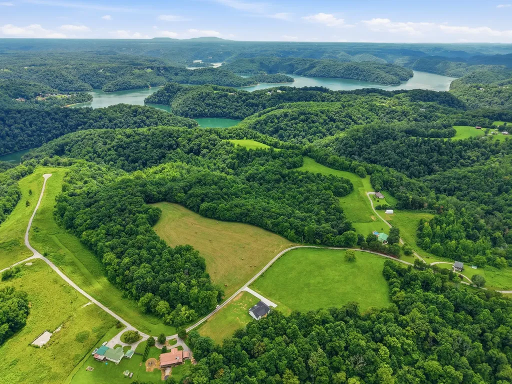 11100 H O Allison Road Baxter TN 38544