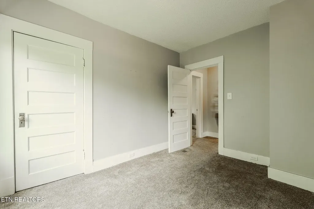 1619 Beaumont Avenue Knoxville TN 37921