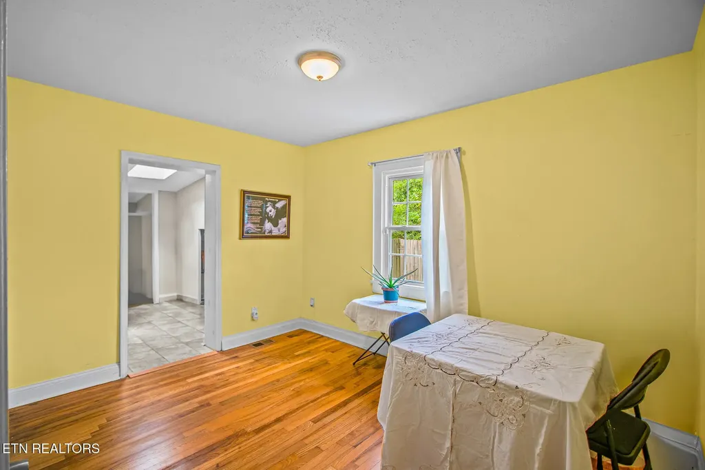 2404 Cedar Lane Knoxville TN 37918
