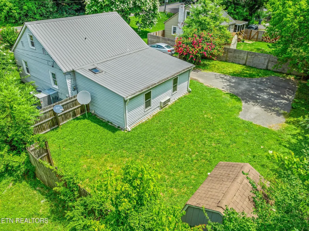 2404 Cedar Lane Knoxville TN 37918