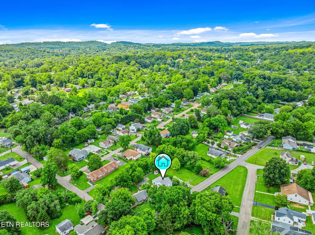2404 Cedar Lane Knoxville TN 37918