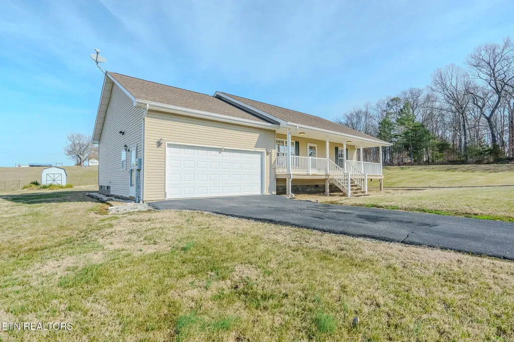 2008 Bessie Slaton Road Dandridge TN 37725