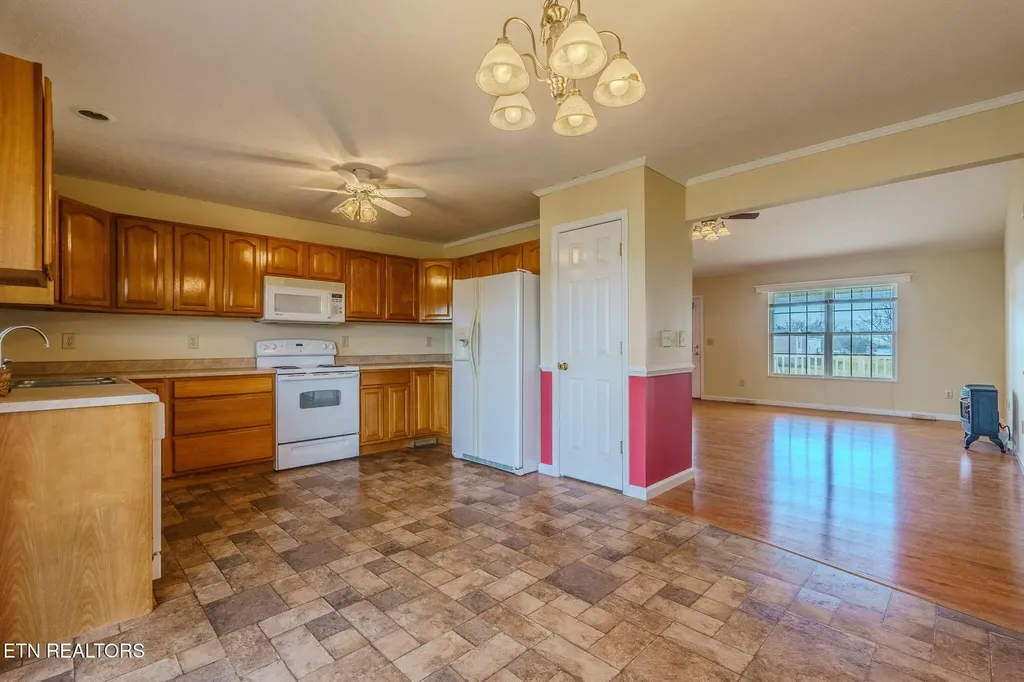 2008 Bessie Slaton Road Dandridge TN 37725