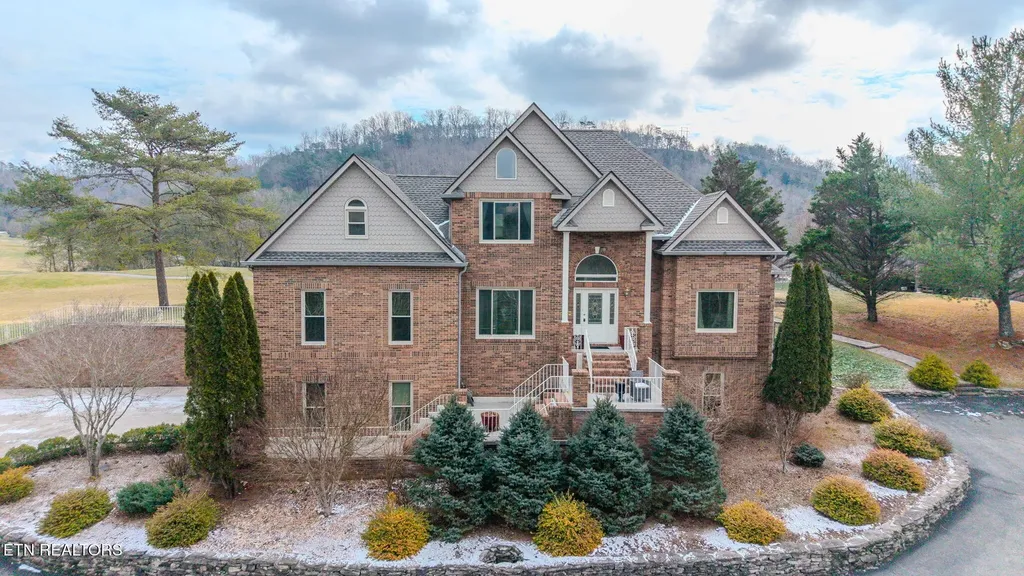 205 Links Court Tazewell TN 37879