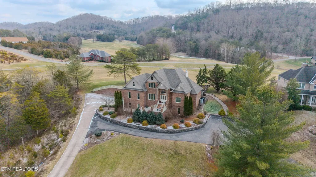205 Links Court Tazewell TN 37879